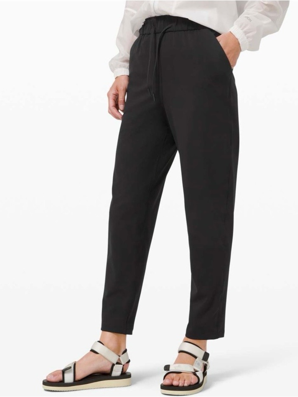 Lululemon Keep Moving Pant 7/8 High-Rise
Black W5DCFS sz 4 luxtreme travel work